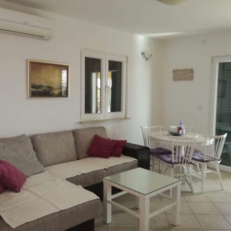 Apartman Dora Povljana Extérieur photo