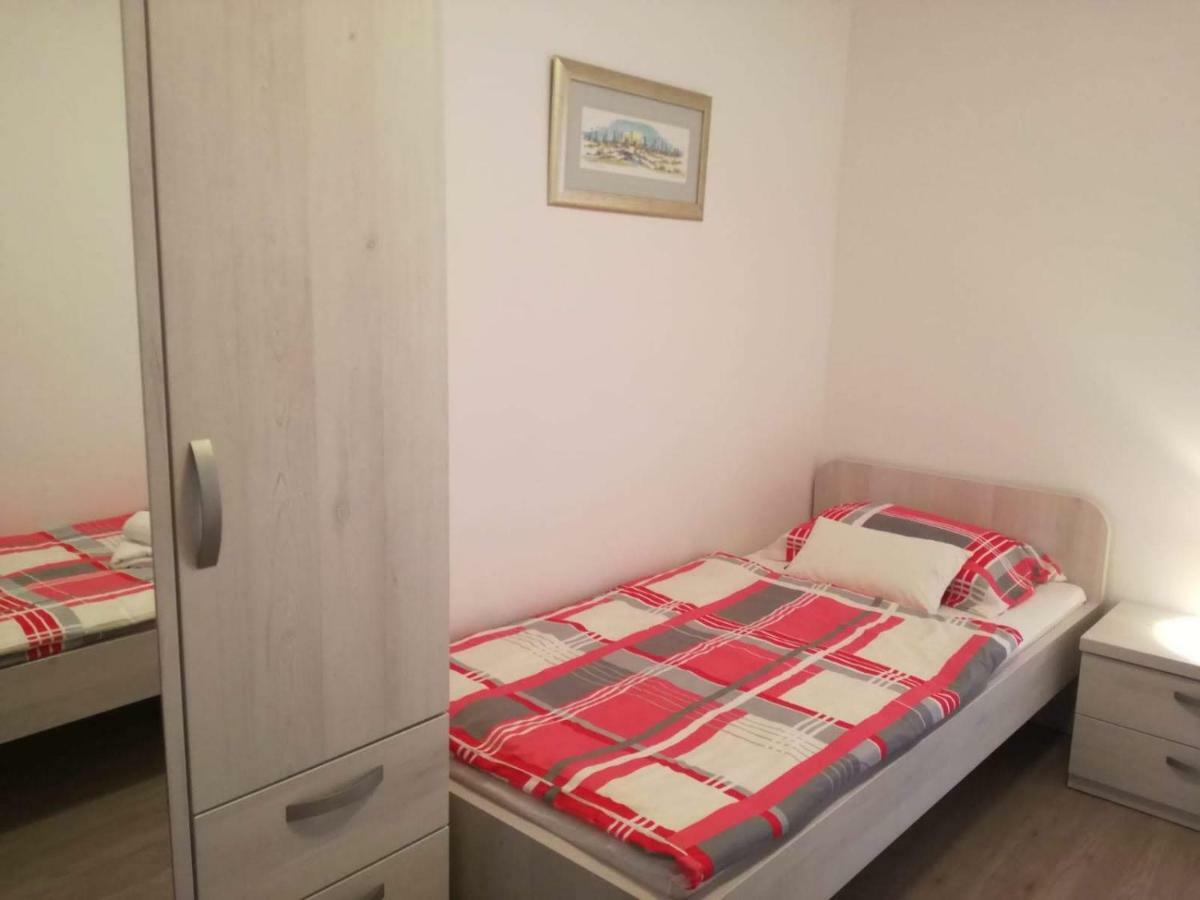 Apartman Dora Povljana Extérieur photo