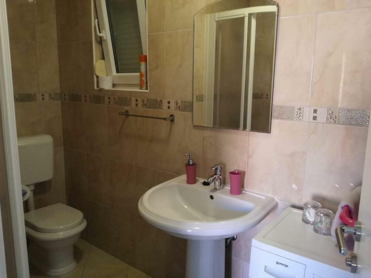 Apartman Dora Povljana Extérieur photo
